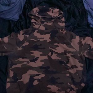 Express: Camo hoodie